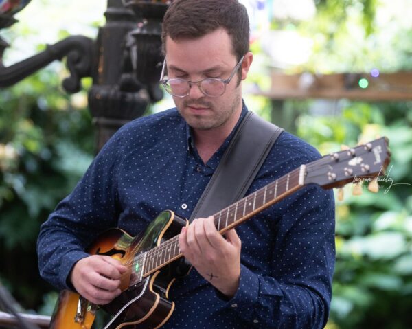 Joe Steels playing guitar